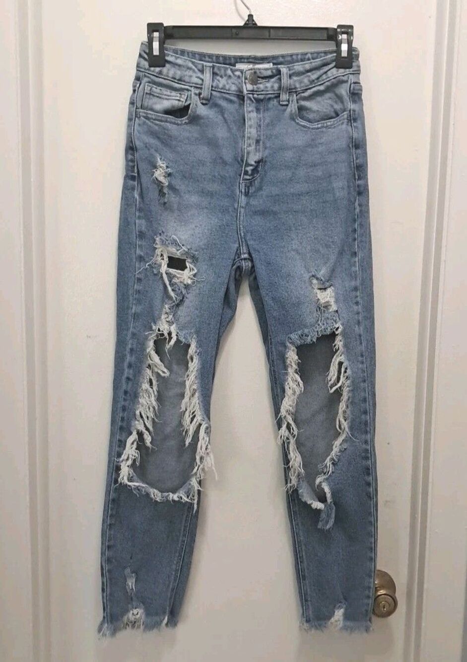 Cello Juniors High Rise Distressed Ripped Jeans Light Wash Blue Denim Size 3/26